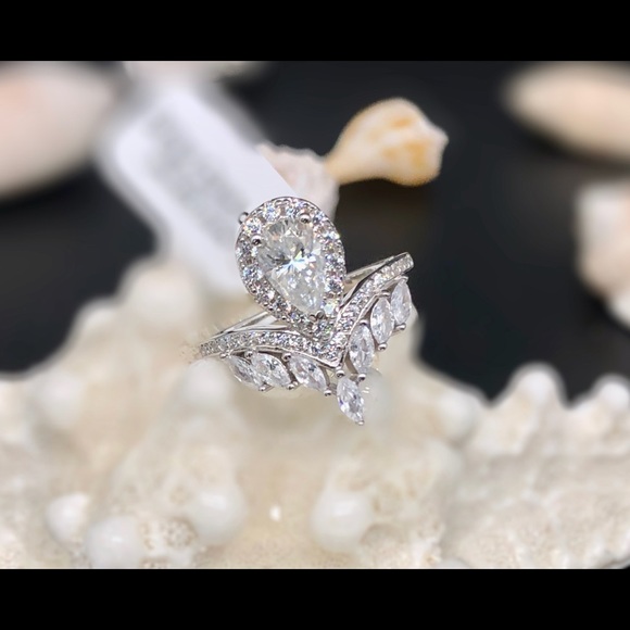 1ct pear shape moissanite ring with Certificate - Picture 3 of 11